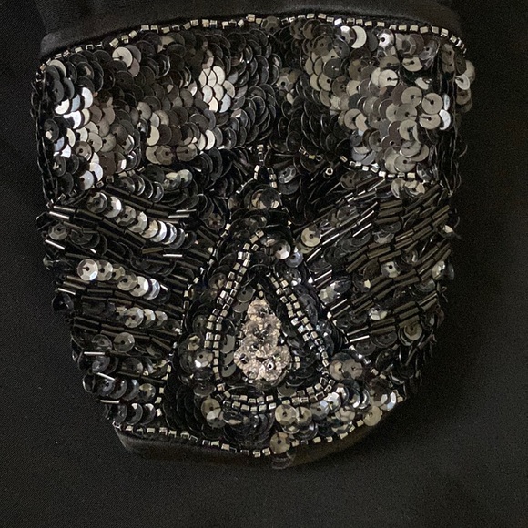 Black dress with sequin and beaded detailing 16 - Picture 5 of 12